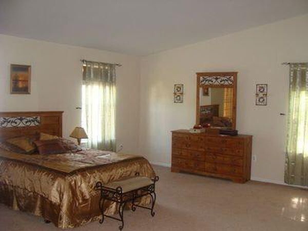 Building Photo - 11 Radcliff Ct