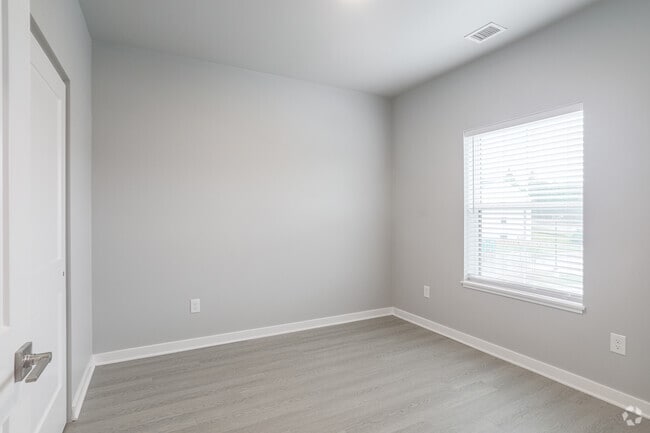 2BR, 1BA - 880SF - Second Bedroom - Oak Shore Commons