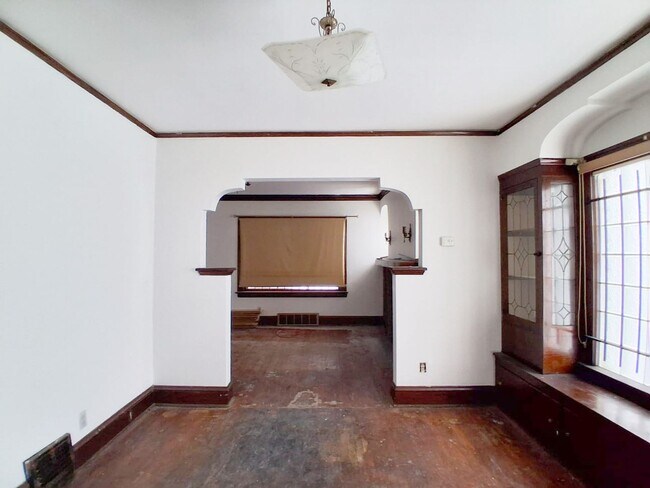 Foto del edificio - 4 BED 1 BATH BEAUTIFUL SINGLE FAMILY HOME