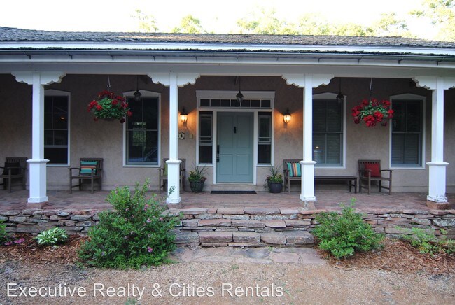 Building Photo - 33 E Pleasant Lake Rd