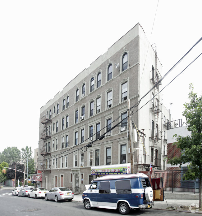 Foto principal - 575 E 139th St