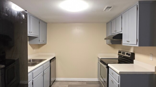 Building Photo - 388 Deputy Ln