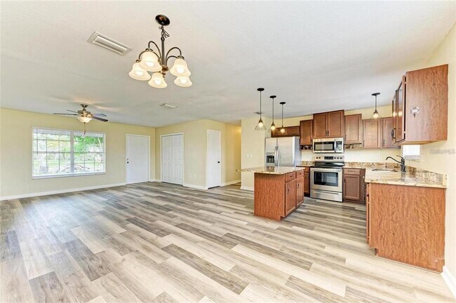 Foto del edificio - 7120 Elyton Dr