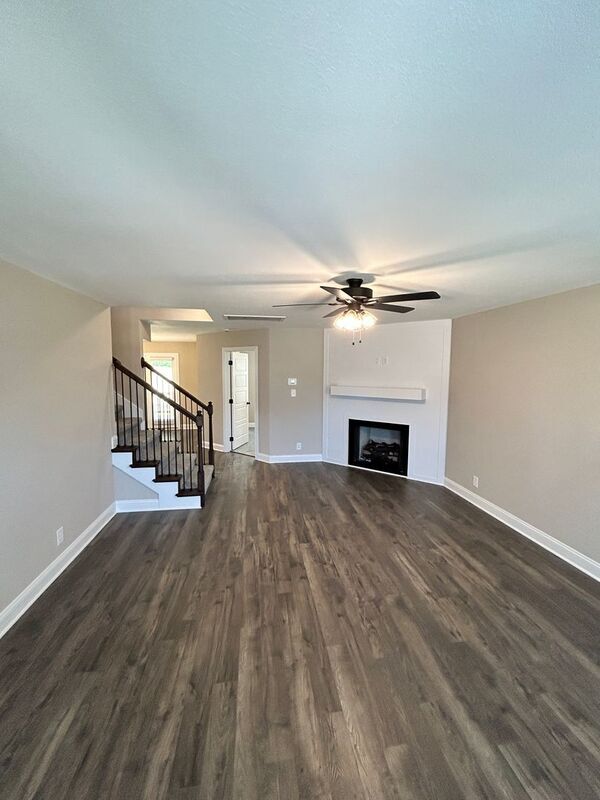 Building Photo - 1220 Racker Dr