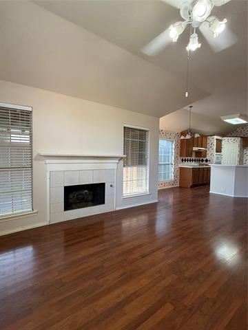Foto del edificio - 2440 Ravenhurst Dr