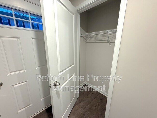 Foto del edificio - 7133 Capstan Ter