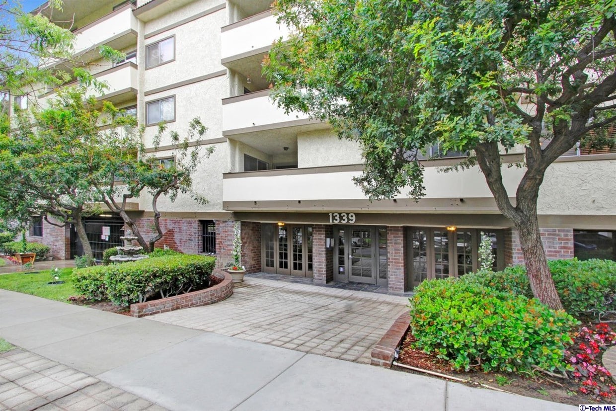 1339 N Columbus Ave, Glendale, CA 91202 Condo for Rent in Glendale