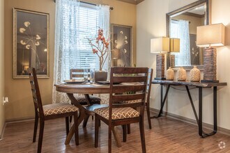 2 BR, 2 BA - 1053 SF - The Live Oak - The Woodlands Lodge