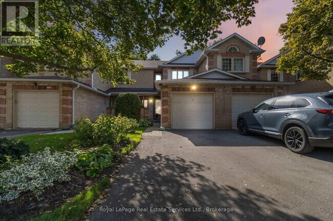 Photo du bâtiment - 1236 McCraney St E