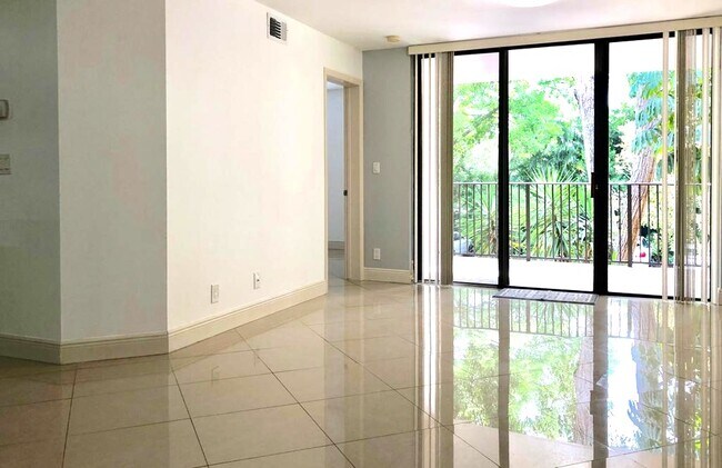 Foto del edificio - 10141 W Sunrise Blvd