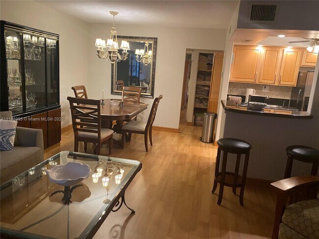 Foto del edificio - 5530 N Ocean Blvd