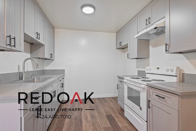 Foto del edificio - ~1 Month FREE~ Top Floor One Bedroom with ...