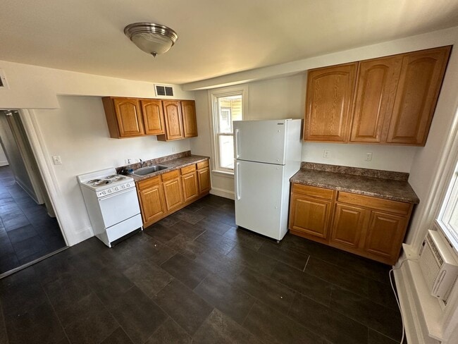 Building Photo - 404 4th St