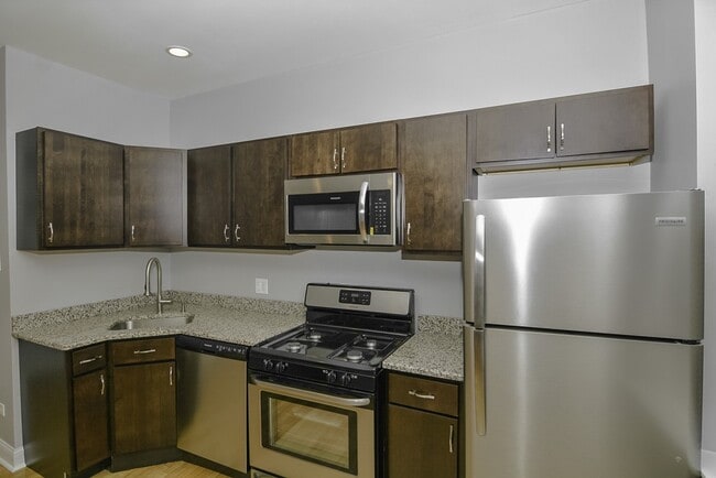 Building Photo - 2958 N Washtenaw Ave