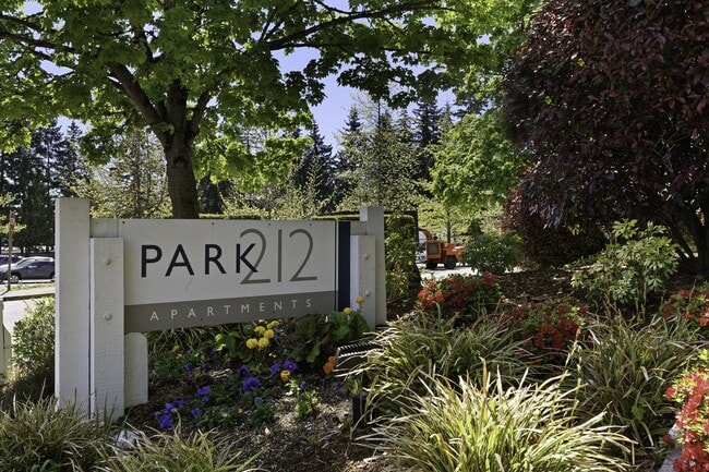 Foto del edificio - Park 212 Apartment Homes