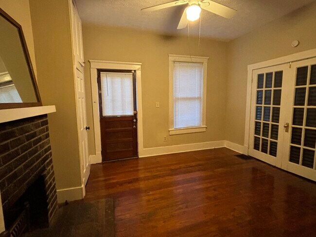 Building Photo - 636 A Ave