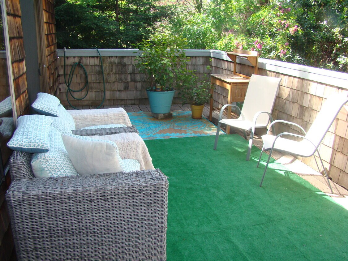 Foto principal - 329 N San Pedro Rd