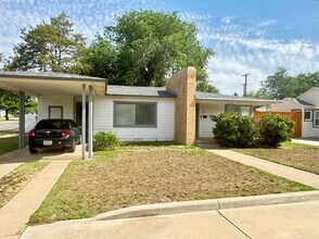 Building Photo - 3322 26th St