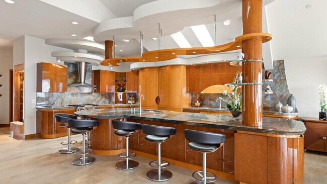 Foto del edificio - 205 S Helix Ave