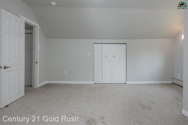 Building Photo - 5 br, 3 bath House - 4441 Lauesen Ave