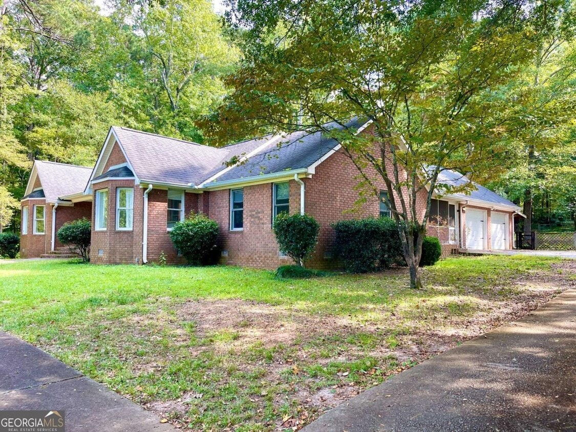 Primary Photo - 160 Farm Ln