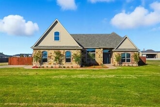 Building Photo - 218 Rising Star Dr