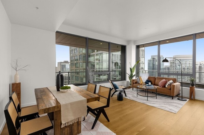 Foto del edificio - Great Nexus Condo For Rent