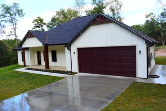 Building Photo - 2713 Sullivan Dr