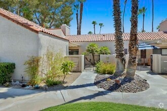 Building Photo - 306 Forest Hills Dr