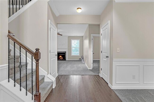 Foto del edificio - 568 Garden View Ct