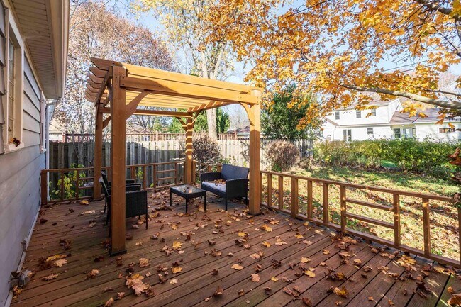 Foto del edificio - 6434 N Willow Glen Ln
