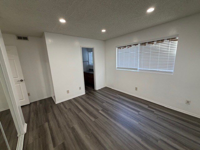 Foto del edificio - 355 Virginia St