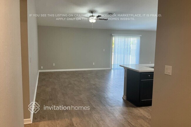 Foto del edificio - 23478 Rocket Ave