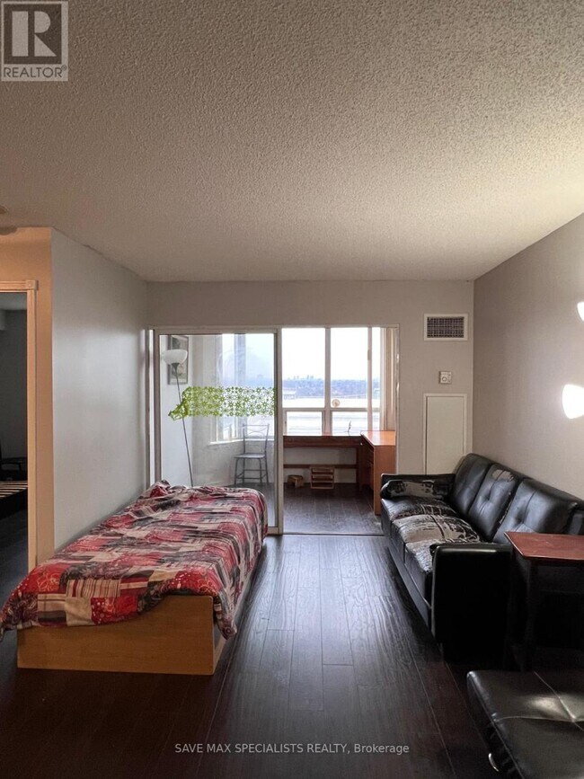 Building Photo - 135 Hillcrest Ave