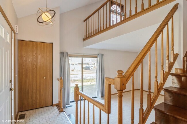 Building Photo - 1388 Queensgreen Cir