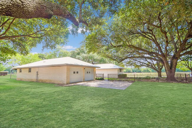 Building Photo - 2777 Wilson Valley Rd