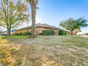 Building Photo - 1640 Brown Trail