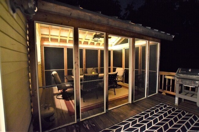 Foto del edificio - 398 Davis St