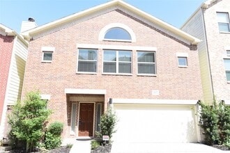 Building Photo - 11607 Main Pine Dr
