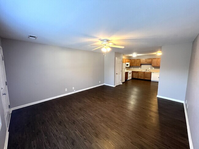 Building Photo - 9103 Pembroke Oak Grove Rd