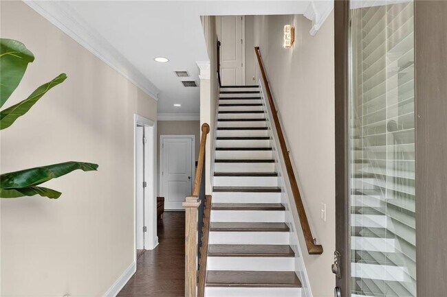 Building Photo - 1589 Aldworth Pl SE