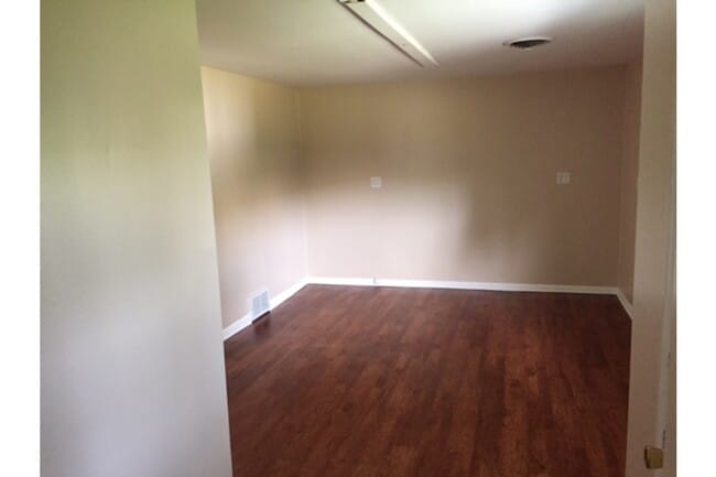 Foto del edificio - 15 Shagbark Rd