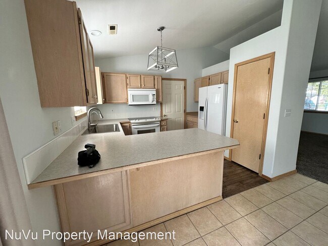 Foto del edificio - 3 br, 2 bath House - 420 Sand Wedge Dr.