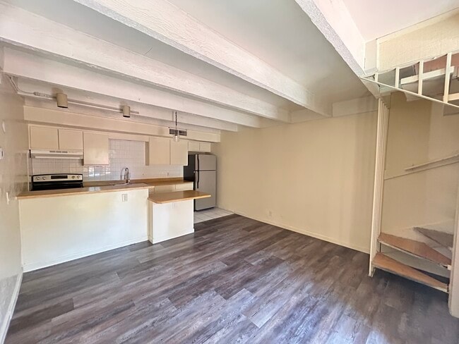Building Photo - Twain Chalet Apartments