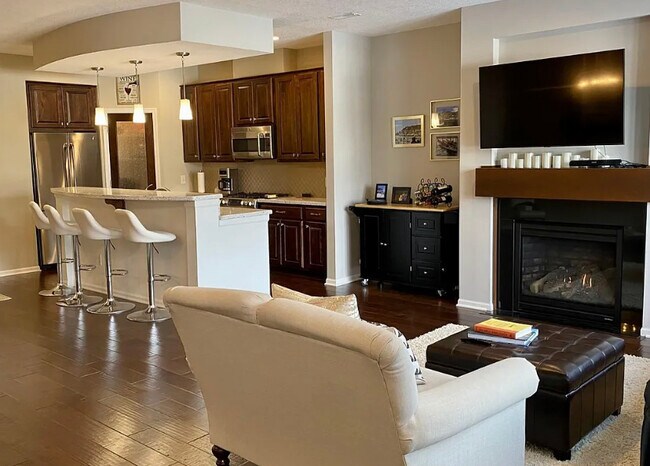 Building Photo - 391 Valley Commons