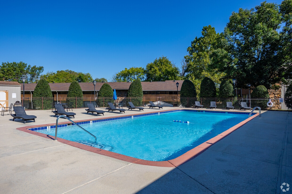 Primary Photo - Summerfield Place