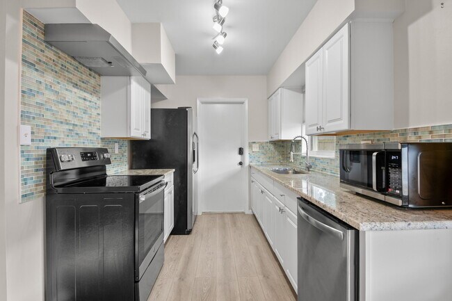 Foto del edificio - 5600 33rd Ave N