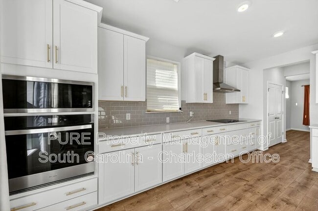 Foto del edificio - 102 Winding Grv Ln