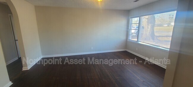 Foto del edificio - 2875 Belvedere Ln