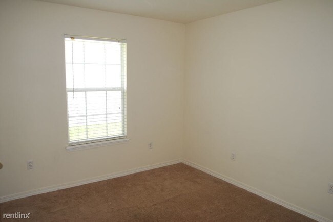 Building Photo - 13509 Warren Dr